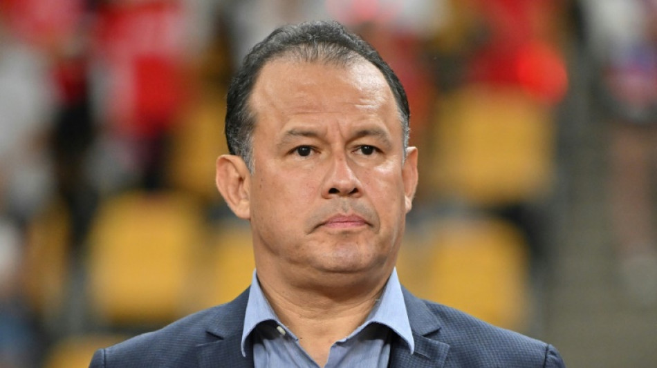 Peru sofre mais duas baixas para estreia contra o Paraguai nas Eliminat&oacute;rias