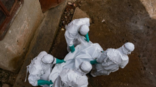 Uganda cierra temporalmente su frontera con RD Congo por la epidemia de &eacute;bola