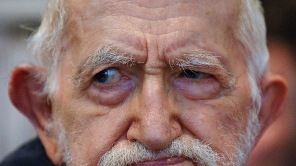 A Esteville, o&ugrave; repose l'abb&eacute; Pierre, "on tombe des nues" apr&egrave;s les accusations d'agressions sexuelles