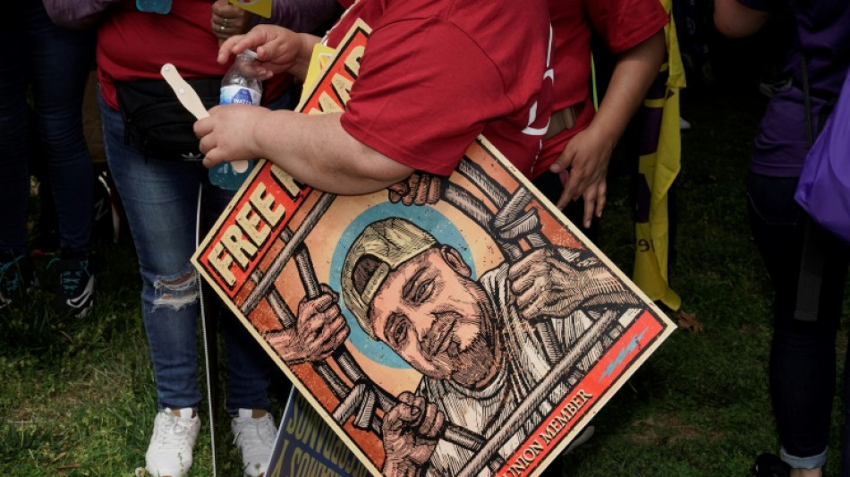 Un salvadoreño deportado por error se declara no culpable de tráfico de migrantes en EEUU