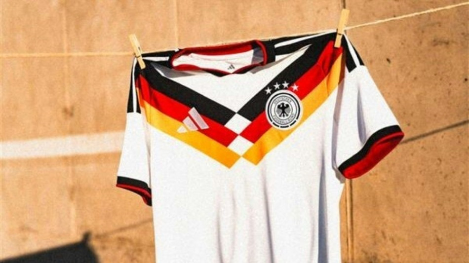 Hommage an 1990: DFB präsentiert WM-Trikot
