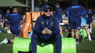 Kiss takes reins as Wallabies face Japan