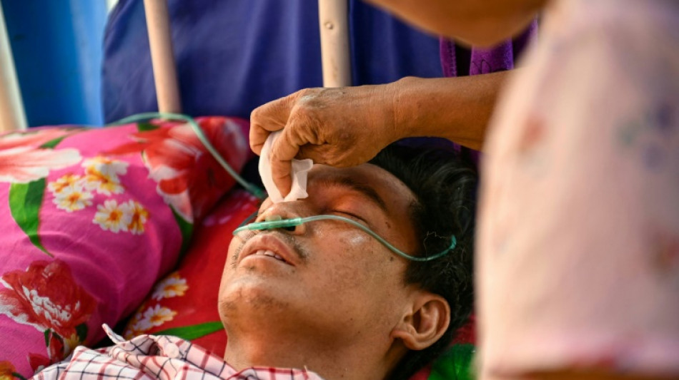 Un maestro sepultado por el sismo en Birmania bebi&oacute; su orina para sobrevivir