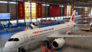 China realiza primera entrega de un avi&oacute;n de pasajeros de fabricaci&oacute;n propia