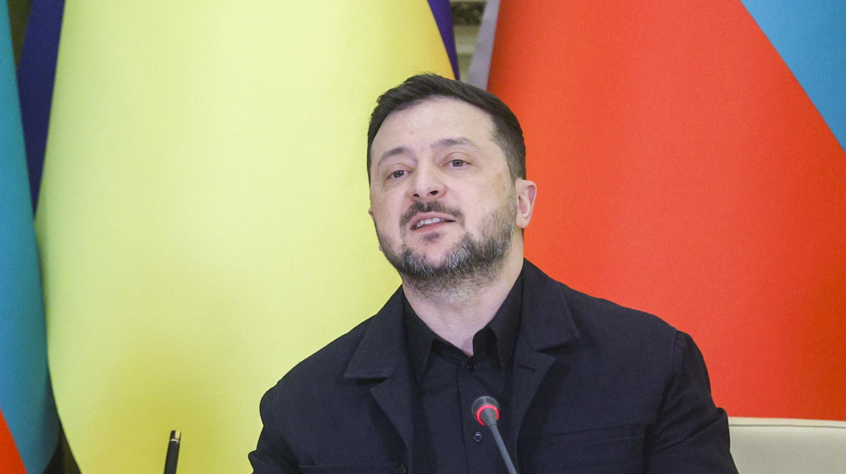 Zelensky sente Starmer, 'abbiamo proposto una tregua per Pasqua'