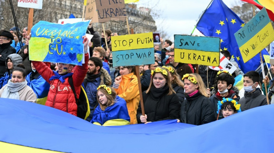Rassemblements de soutien &agrave; l'Ukraine &agrave; Paris et d'autres villes fran&ccedil;aises