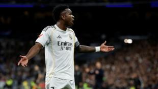 Vinicius cierra su annus horribilis con una sonora pitada en el Bernab&eacute;u