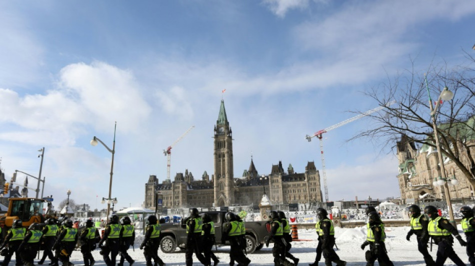 La police reprend progressivement le contr&ocirc;le du centre d'Ottawa