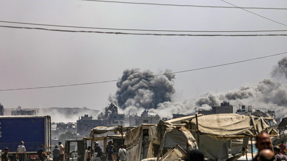 Media, esercito Israele avanza verso il centro di Gaza City