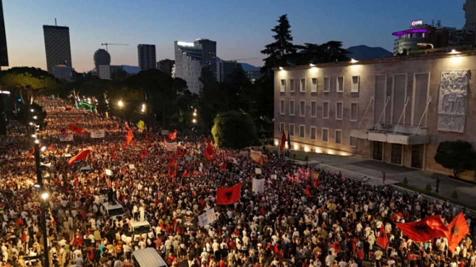 Zehntausende protestieren in Albanien gegen Kushner-Bauprojekt - und gegen Regierungschef Rama
