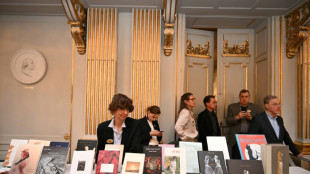 El Nobel premia la obra "atrevida" de la poetisa canadiense Anne Carson