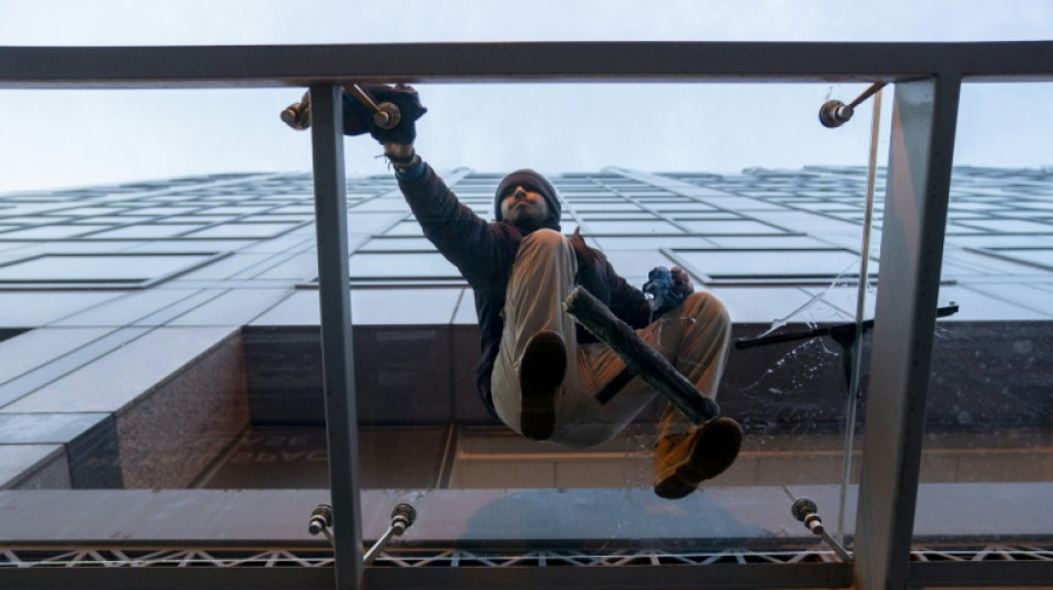 EEUU suma m&aacute;s puestos de trabajo de lo esperado en enero a pesar de la ola de covid