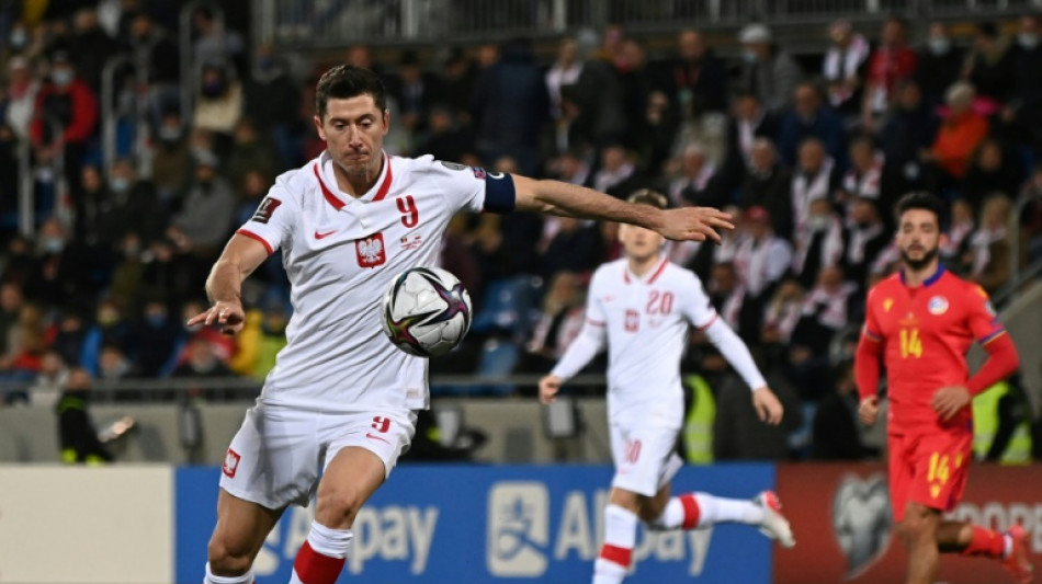 Foot: sans attendre la Fifa, la Pologne et la Su&egrave;de refusent d'affronter la Russie