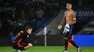 Barcelona perde para Real Sociedad, mas segue l&iacute;der do Espanhol