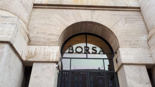 Borsa: Milano apre in calo dello 0,31%