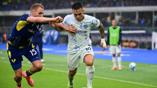 Inter snapping at Napoli's heels, Roma poised to pounce