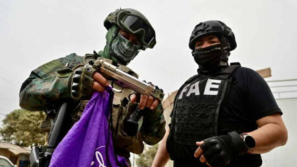 Manifestantes rechazan los planes de construcci&oacute;n de una c&aacute;rcel en la Amazon&iacute;a de Ecuador