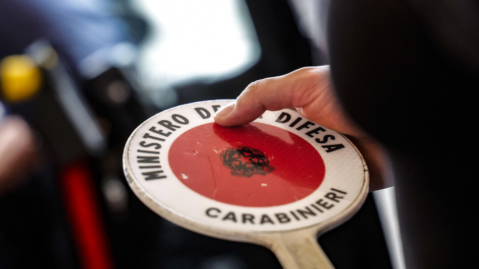 Ucciso a coltellate nella notte un uomo nel Torinese