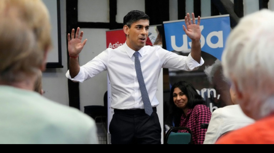 Conservadores brit&acirc;nicos perdem centenas de vereadores no primeiro teste eleitoral de Sunak