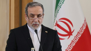 Ir&aacute;n intenta resistir ante amenaza de EEUU y sanciones de la UE