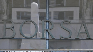 Borsa: Milano riduce il calo (-1,6%) con Prysmian, banche e Stellantis