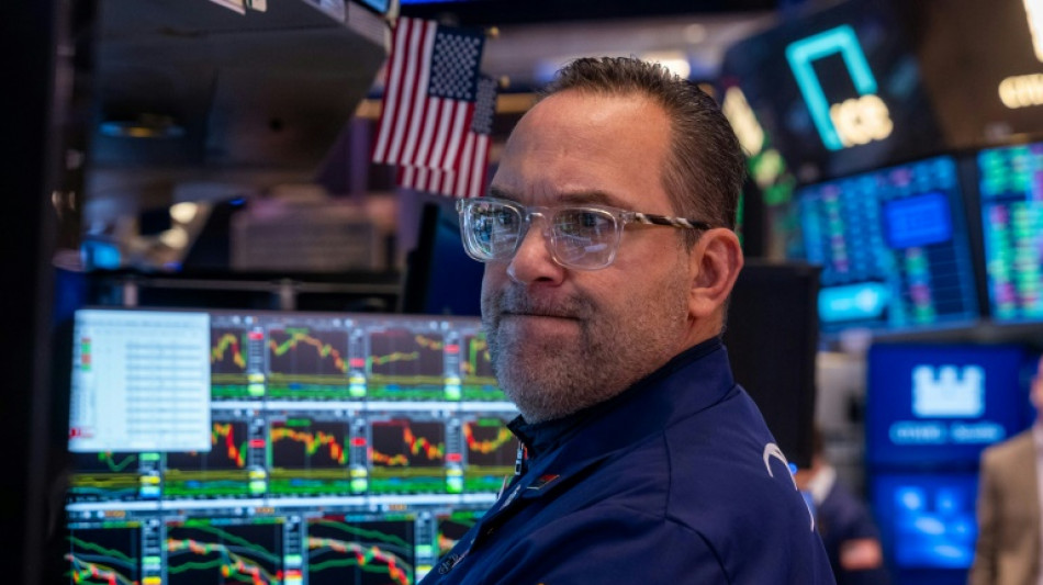 Stocks rally rolls on in US, fizzles elsewhere 