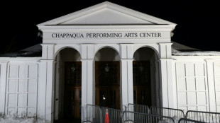 Hillary Clinton dice que su marido no sab&iacute;a nada de los cr&iacute;menes de Epstein tras prestar testimonio