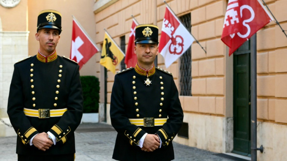 Vatican : la Garde suisse réinvente son uniforme de "demi-gala"