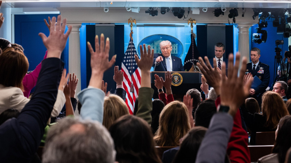 Trump: 'Forze Usa schierate vicino a Iran fino a raggiungimento di un vero accordo'(2)