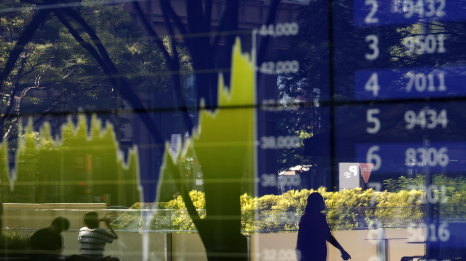 Borsa: Tokyo, apertura in rialzo (+0,57%)