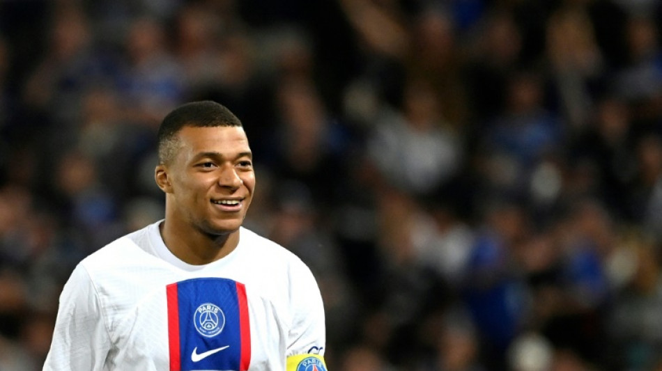 Kylian Mbapp&eacute; &eacute; reintegrado ao elenco do PSG