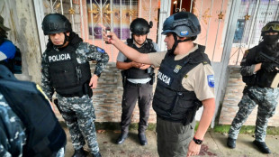 Equador oferece indulto preventivo a policiais e militares em guerra contra o crime
