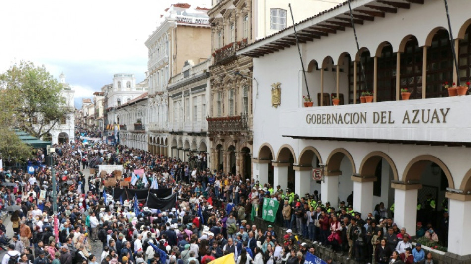 Multitudinaria marcha antiminer&iacute;a en Ecuador pese al estado de excepci&oacute;n
