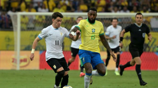 Brasil pressiona, mas empata com o Uruguai (1-1) pelas Eliminat&oacute;rias