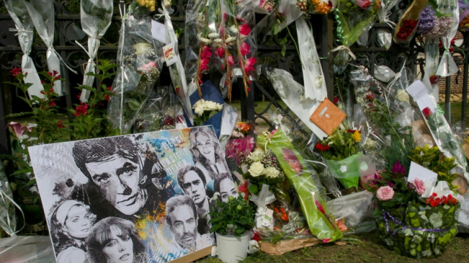 Obs&egrave;ques d'Alain Delon samedi, c&eacute;l&eacute;br&eacute;es par Mgr Di Falco