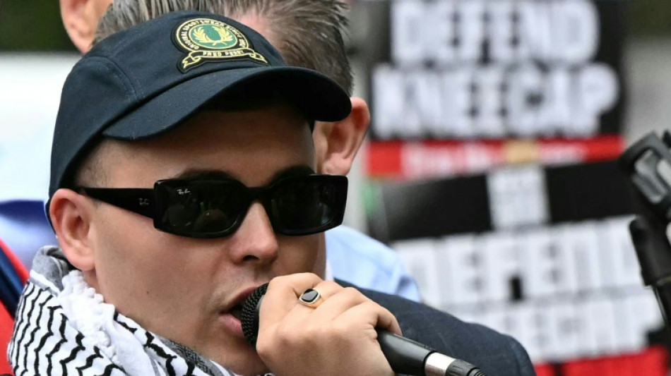 Organizações judaicas na França pedem cancelamento de show do Kneecap, acusado de apoiar Hezbollah