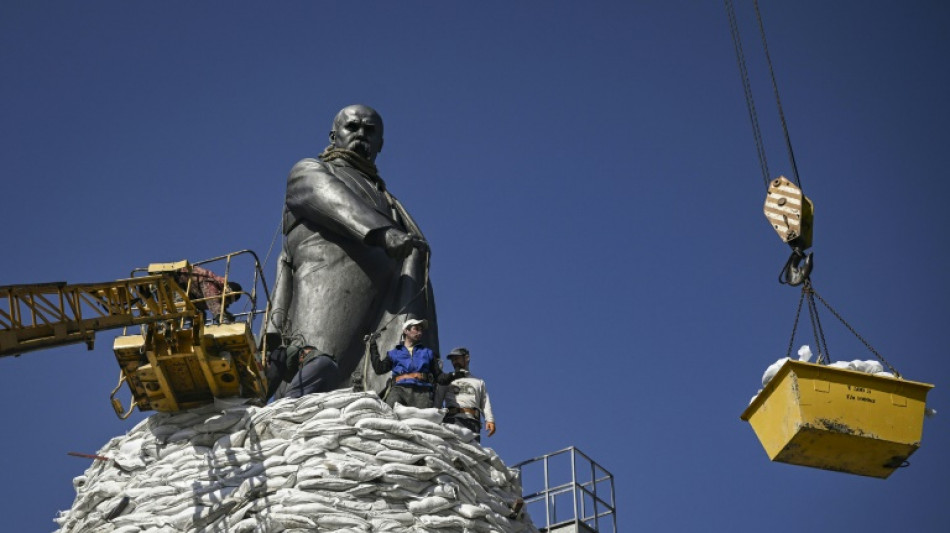 A Kharkiv, des barricades de sable pour sauver le po&egrave;te Chevtchenko des obus