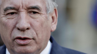 Bayrou veut remettre Mayotte "debout" après le passage du cyclone Chido