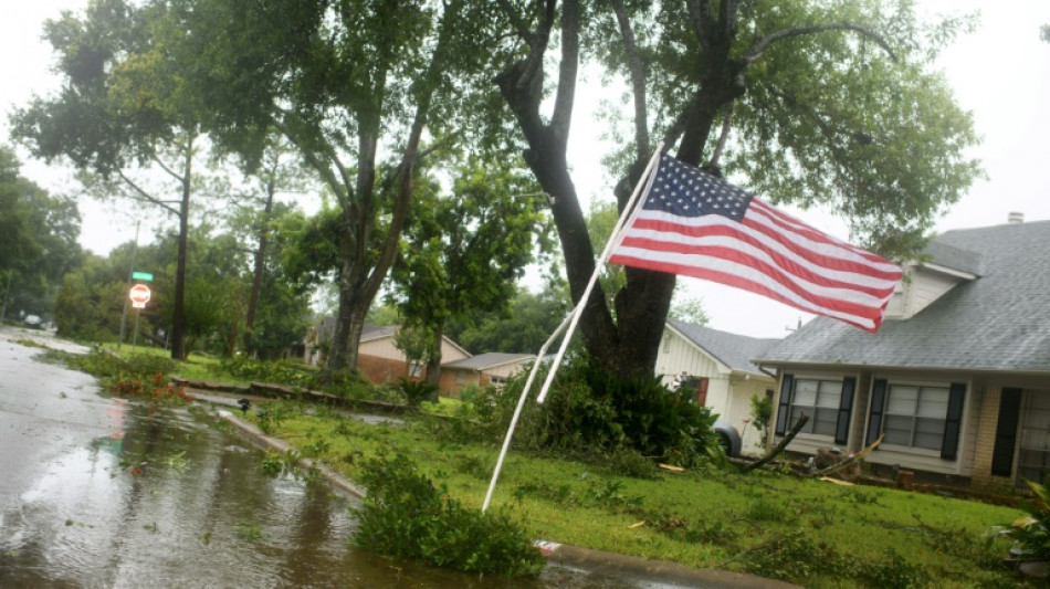 Beryl se degrada a depresi&oacute;n tropical en Texas con 15 muertos a cuestas