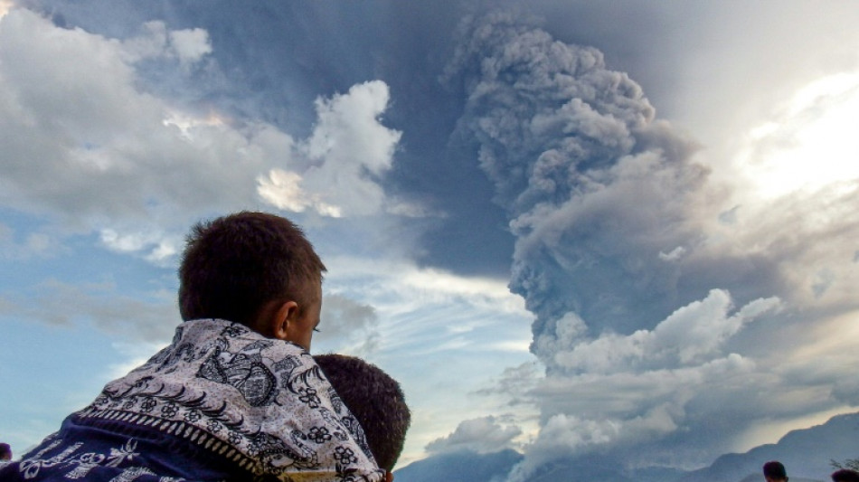 Un volc&aacute;n en Indonesia vuelve a entrar en erupci&oacute;n tras varios d&iacute;as consecutivos