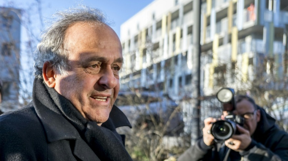 Platini denuncia por difamaci&oacute;n a tres exmiembros de la FIFA