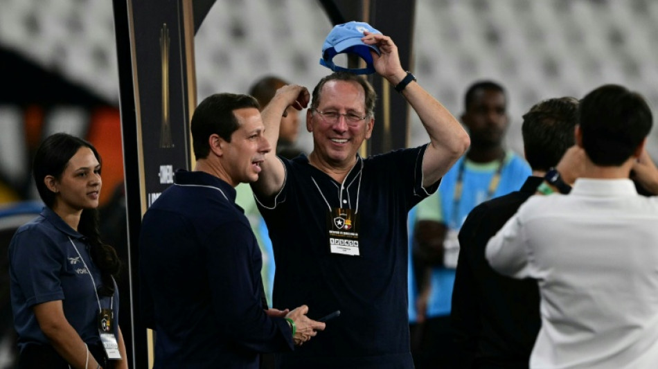Corte de arbitraje en Brasil aparta al magnate John Textor de la direcci&oacute;n del Botafogo