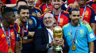 De la Fuente renueva hasta 2032 prometiendo que "lo mejor est&aacute; por llegar"