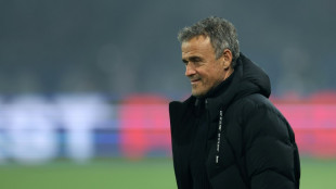 T&eacute;cnico Luis Enrique prev&ecirc; janeiro "emocionante" para o PSG
