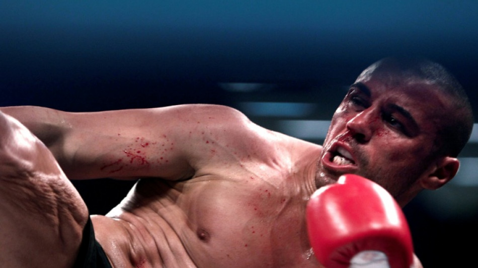 Mayweather enfrentar&aacute; a la figura del kickboxing Zambidis en Atenas