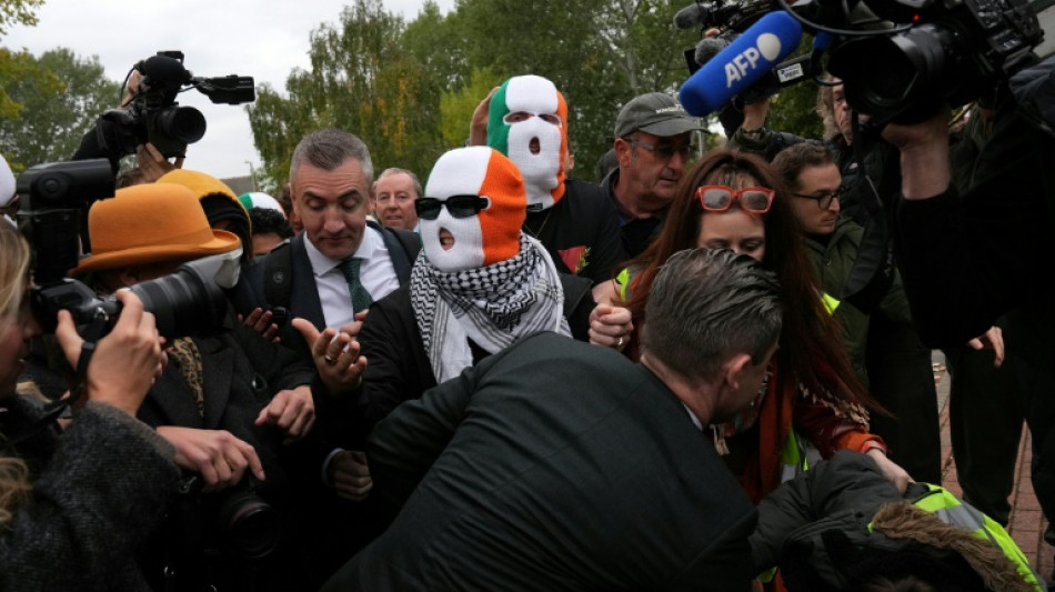 Poursuites abandonnées contre Mo Chara, le rappeur du trio Kneecap