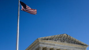 Trump pede à Suprema Corte que suspenda proibição de expulsar imigrantes sob lei de exceção