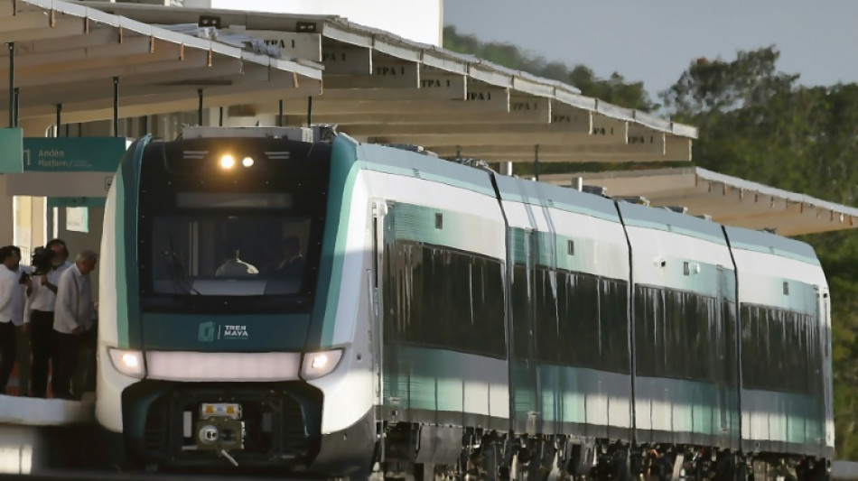 El Tren Maya arranca en M&eacute;xico con promesa de prosperidad y acusaciones de "ecocidio"