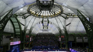 Ap&oacute;s ser eliminado em Paris, n&uacute;mero 1 mundial de esgrima protesta contra &aacute;rbitros