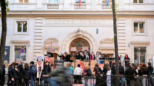 Las protestas estudiantiles mantienen bloqueados cientos de liceos en Francia